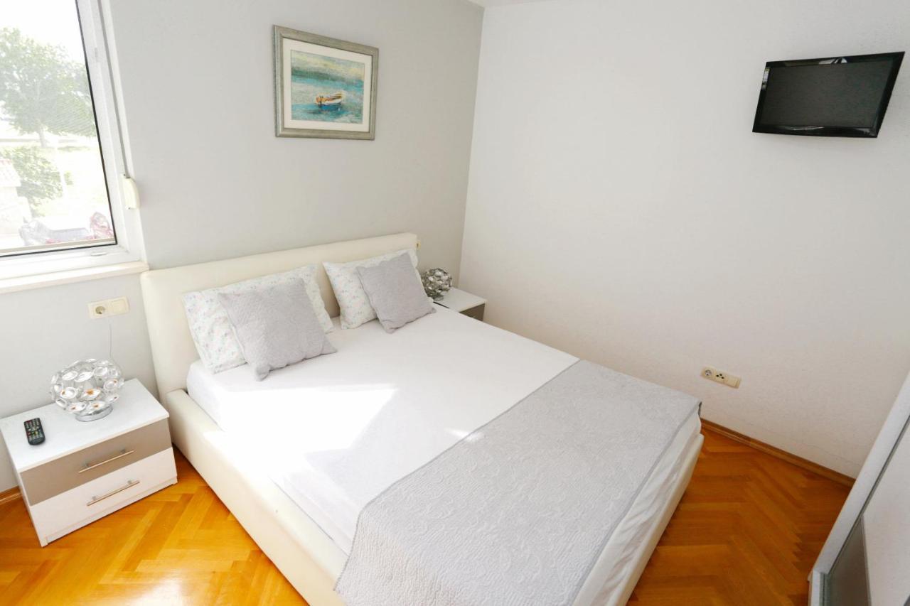 Luxury Family Apartment Оміш Екстер'єр фото