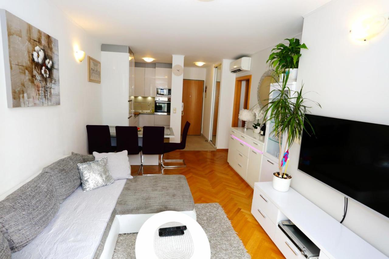 Luxury Family Apartment Оміш Екстер'єр фото