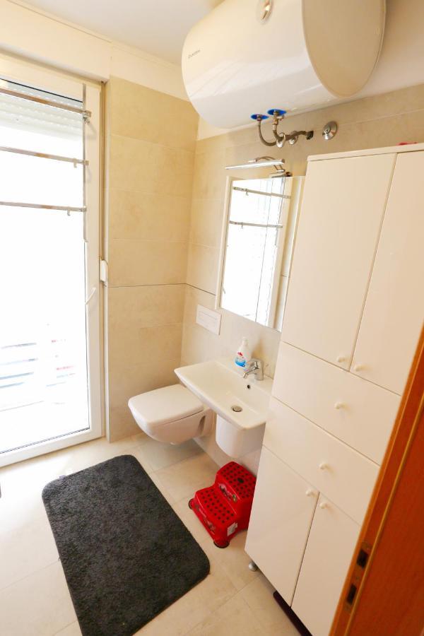Luxury Family Apartment Оміш Екстер'єр фото